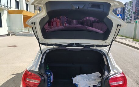 Mercedes-Benz A-Класс, 2015 год, 1 290 000 рублей, 10 фотография