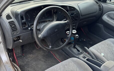 Mitsubishi Mirage VI рестайлинг, 2001 год, 45 000 рублей, 5 фотография