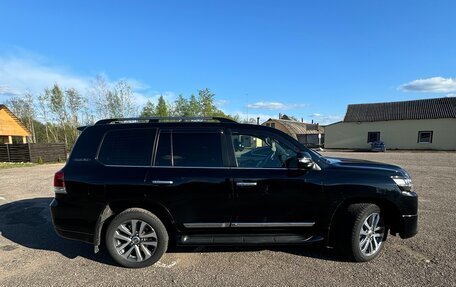 Toyota Land Cruiser 200, 2017 год, 7 890 000 рублей, 3 фотография