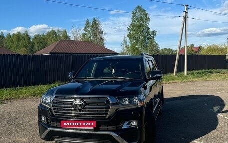 Toyota Land Cruiser 200, 2017 год, 7 890 000 рублей, 9 фотография