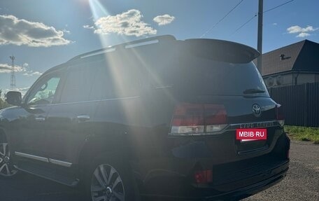 Toyota Land Cruiser 200, 2017 год, 7 890 000 рублей, 6 фотография
