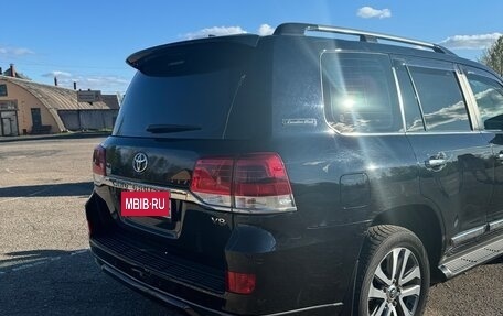 Toyota Land Cruiser 200, 2017 год, 7 890 000 рублей, 4 фотография