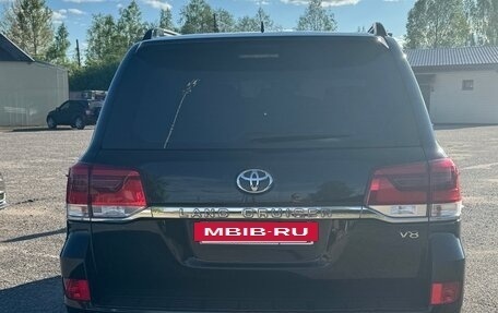 Toyota Land Cruiser 200, 2017 год, 7 890 000 рублей, 5 фотография