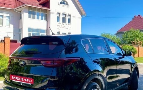 KIA Sportage IV рестайлинг, 2021 год, 2 430 000 рублей, 3 фотография