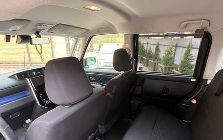 Toyota Roomy I, 2017 год, 1 150 000 рублей, 12 фотография