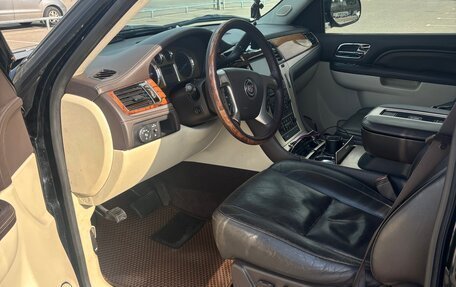 Cadillac Escalade III, 2011 год, 1 920 000 рублей, 13 фотография