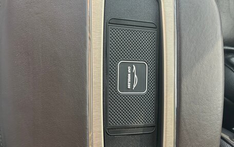 Cadillac Escalade III, 2011 год, 1 920 000 рублей, 16 фотография