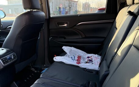 Toyota Highlander III, 2015 год, 3 600 000 рублей, 18 фотография