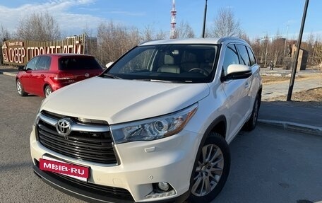 Toyota Highlander III, 2015 год, 3 600 000 рублей, 10 фотография