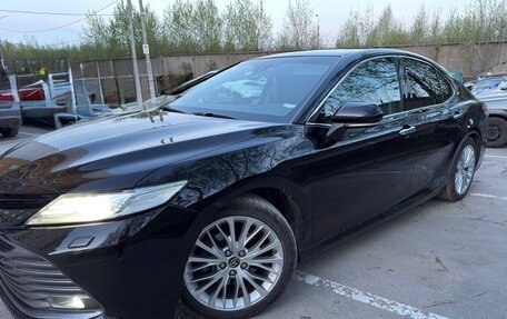 Toyota Camry, 2018 год, 2 700 000 рублей, 3 фотография