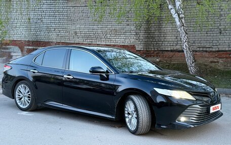 Toyota Camry, 2018 год, 2 700 000 рублей, 4 фотография