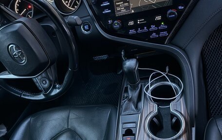 Toyota Camry, 2018 год, 2 700 000 рублей, 12 фотография