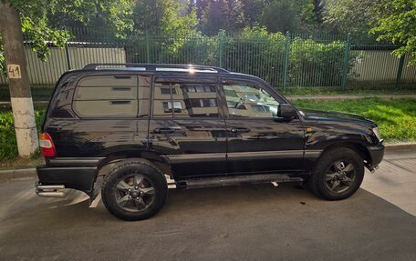 Toyota Land Cruiser 100 рестайлинг 2, 2006 год, 1 900 000 рублей, 4 фотография