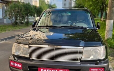 Toyota Land Cruiser 100 рестайлинг 2, 2006 год, 1 900 000 рублей, 2 фотография
