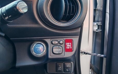 Toyota Aqua I, 2012 год, 898 000 рублей, 11 фотография