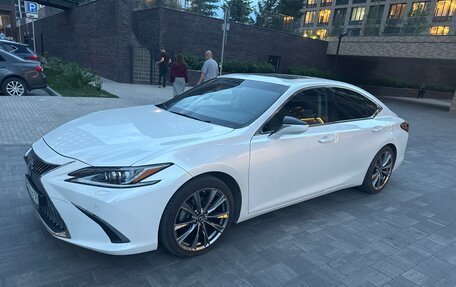 Lexus ES VII, 2019 год, 3 900 000 рублей, 1 фотография