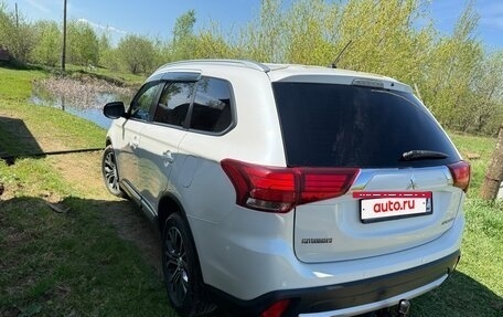 Mitsubishi Outlander III рестайлинг 3, 2015 год, 1 900 000 рублей, 3 фотография