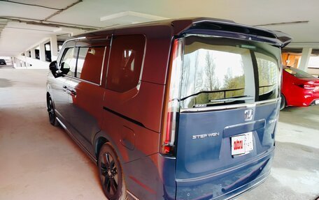 Honda Stepwgn, 2022 год, 3 200 000 рублей, 5 фотография