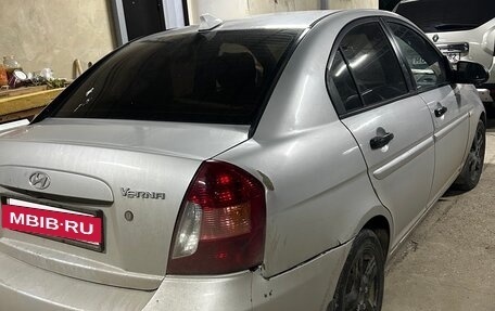 Hyundai Verna II, 2007 год, 410 000 рублей, 3 фотография