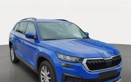 Skoda Kodiaq I, 2022 год, 2 555 000 рублей, 2 фотография