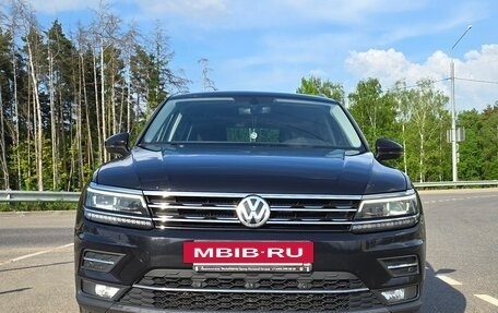 Volkswagen Tiguan II, 2018 год, 2 650 000 рублей, 2 фотография
