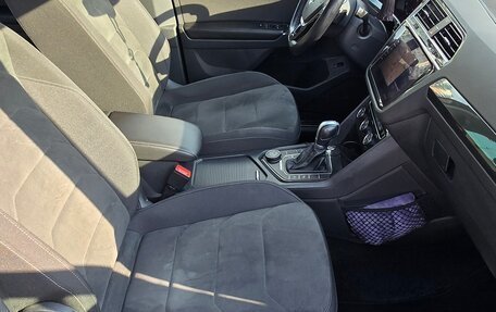 Volkswagen Tiguan II, 2018 год, 2 650 000 рублей, 24 фотография