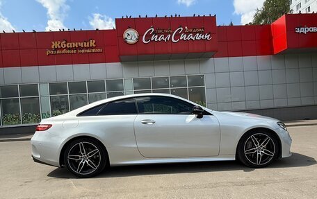 Mercedes-Benz E-Класс, 2017 год, 3 600 000 рублей, 4 фотография