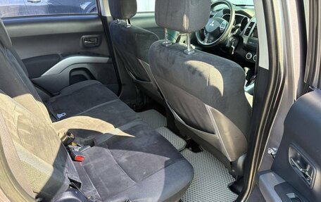 Mitsubishi Outlander III рестайлинг 3, 2008 год, 925 000 рублей, 10 фотография