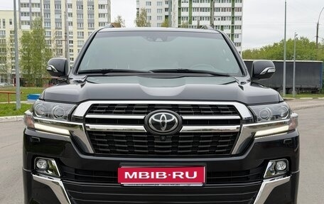 Toyota Land Cruiser 200, 2021 год, 9 985 000 рублей, 1 фотография