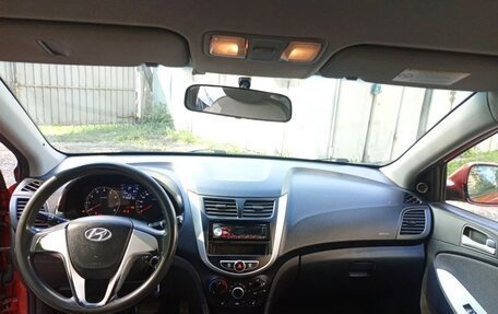 Hyundai Solaris II рестайлинг, 2011 год, 830 000 рублей, 14 фотография