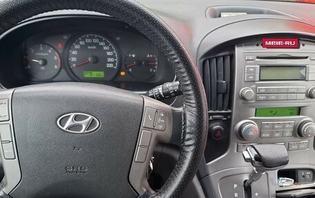 Hyundai Grand Starex Grand Starex I рестайлинг 2, 2010 год, 1 200 000 рублей, 9 фотография