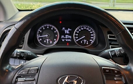 Hyundai Elantra VI рестайлинг, 2019 год, 1 650 000 рублей, 9 фотография