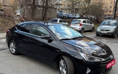 Hyundai Elantra VI рестайлинг, 2019 год, 1 650 000 рублей, 6 фотография