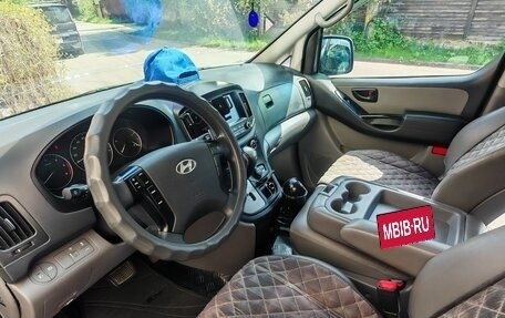 Hyundai Grand Starex Grand Starex I рестайлинг 2, 2016 год, 2 900 000 рублей, 11 фотография