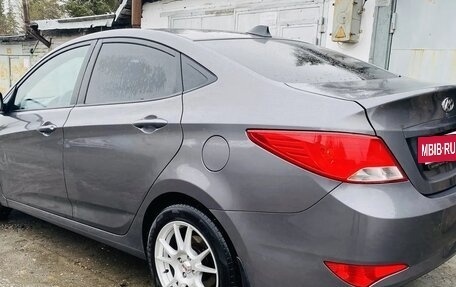 Hyundai Solaris II рестайлинг, 2015 год, 1 050 000 рублей, 4 фотография