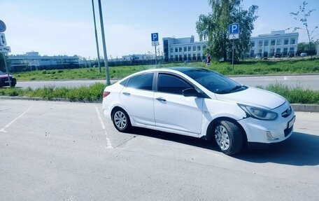 Hyundai Solaris II рестайлинг, 2011 год, 330 000 рублей, 4 фотография