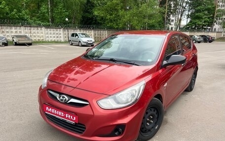 Hyundai Solaris II рестайлинг, 2012 год, 870 000 рублей, 1 фотография