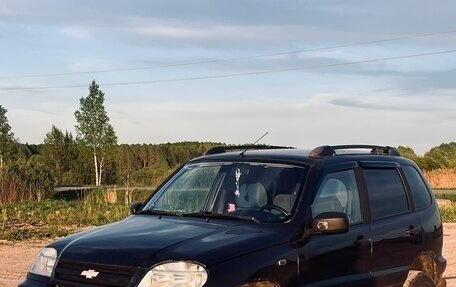 Chevrolet Niva I рестайлинг, 2004 год, 350 000 рублей, 1 фотография