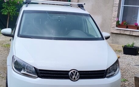 Volkswagen Touran III, 2014 год, 900 000 рублей, 1 фотография