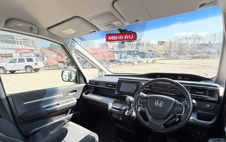 Honda Stepwgn IV, 2016 год, 1 750 000 рублей, 9 фотография