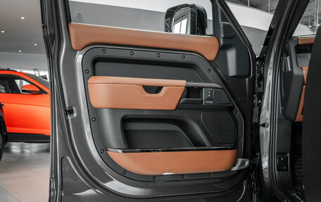 Land Rover Defender II, 2026 год, 28 700 000 рублей, 16 фотография