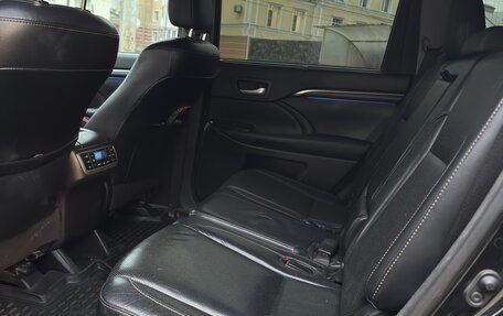 Toyota Highlander III, 2014 год, 2 999 000 рублей, 10 фотография