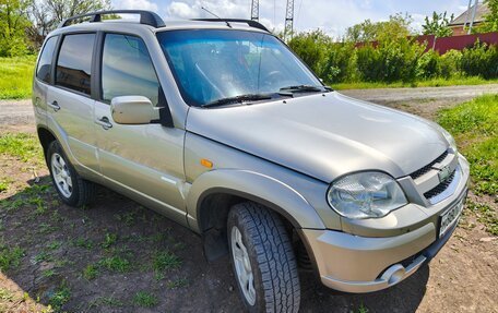 Chevrolet Niva I рестайлинг, 2011 год, 575 000 рублей, 4 фотография