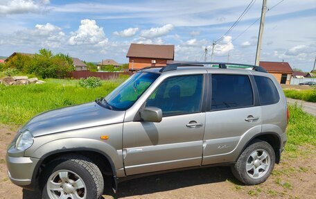 Chevrolet Niva I рестайлинг, 2011 год, 575 000 рублей, 5 фотография