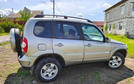 Chevrolet Niva I рестайлинг, 2011 год, 575 000 рублей, 2 фотография