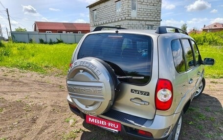 Chevrolet Niva I рестайлинг, 2011 год, 575 000 рублей, 3 фотография