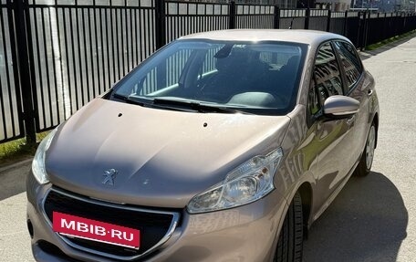 Peugeot 208 II, 2013 год, 840 000 рублей, 2 фотография