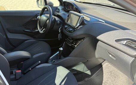 Peugeot 208 II, 2013 год, 840 000 рублей, 17 фотография