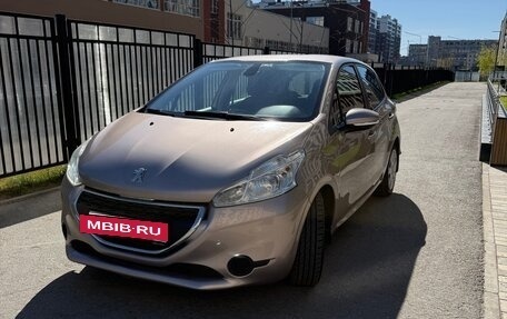 Peugeot 208 II, 2013 год, 840 000 рублей, 3 фотография