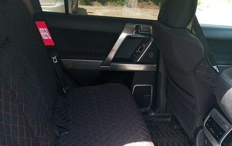 Toyota Land Cruiser Prado 150 рестайлинг 2, 2018 год, 4 750 000 рублей, 8 фотография